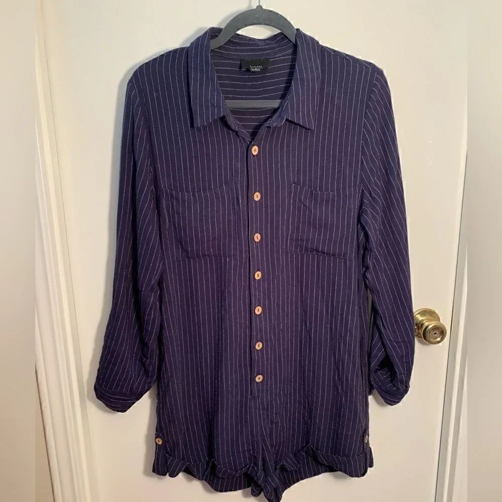 Lumiere GUC navy blue/white striped long sleeve shorts romper Size Small